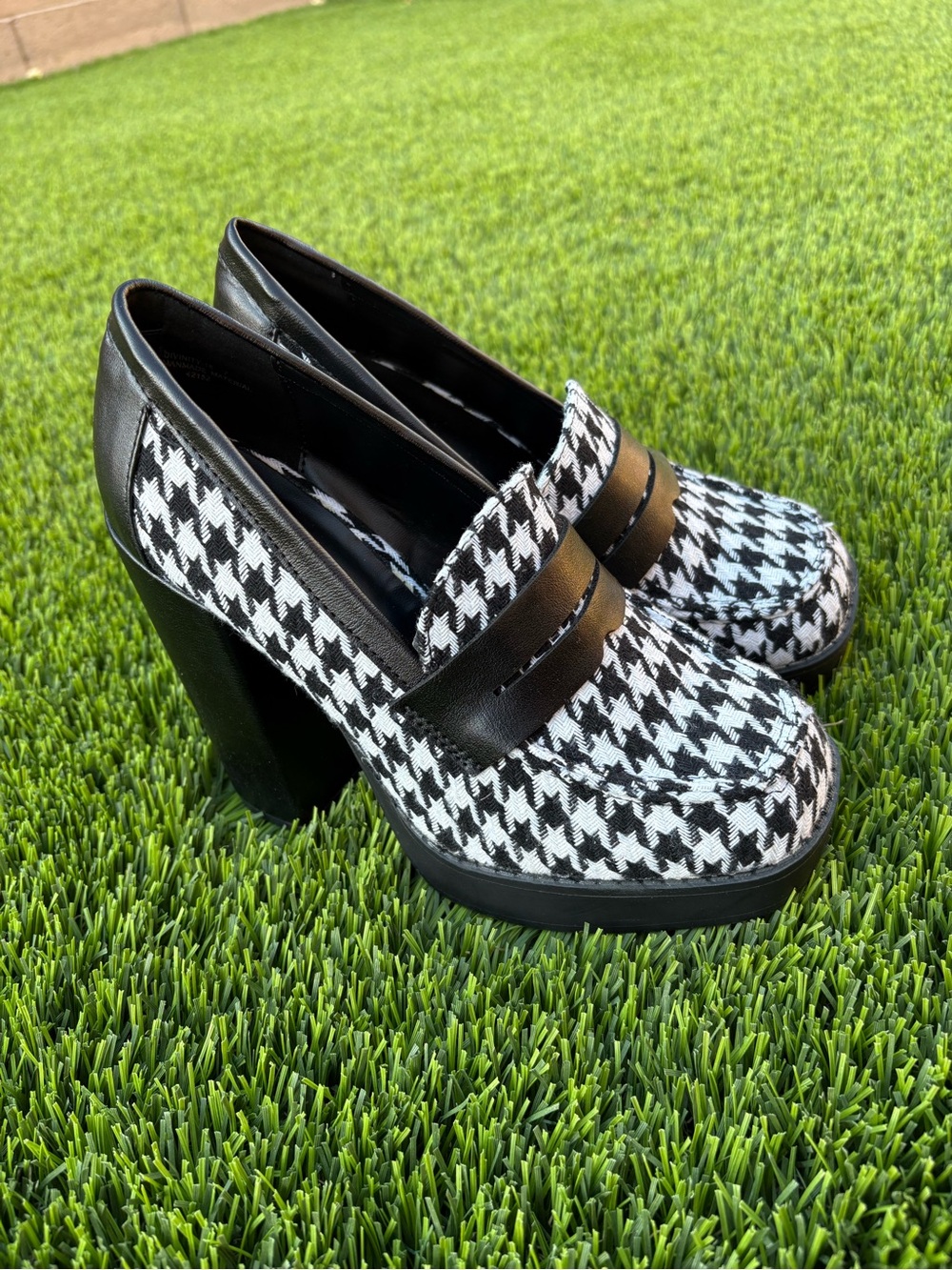Bamboo Houndstooth Platform Loafer Heels Black White Size 7.5